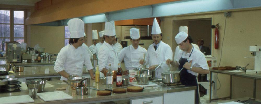 1er labo de formation à l'étage du château ( 1983 à 1994 )